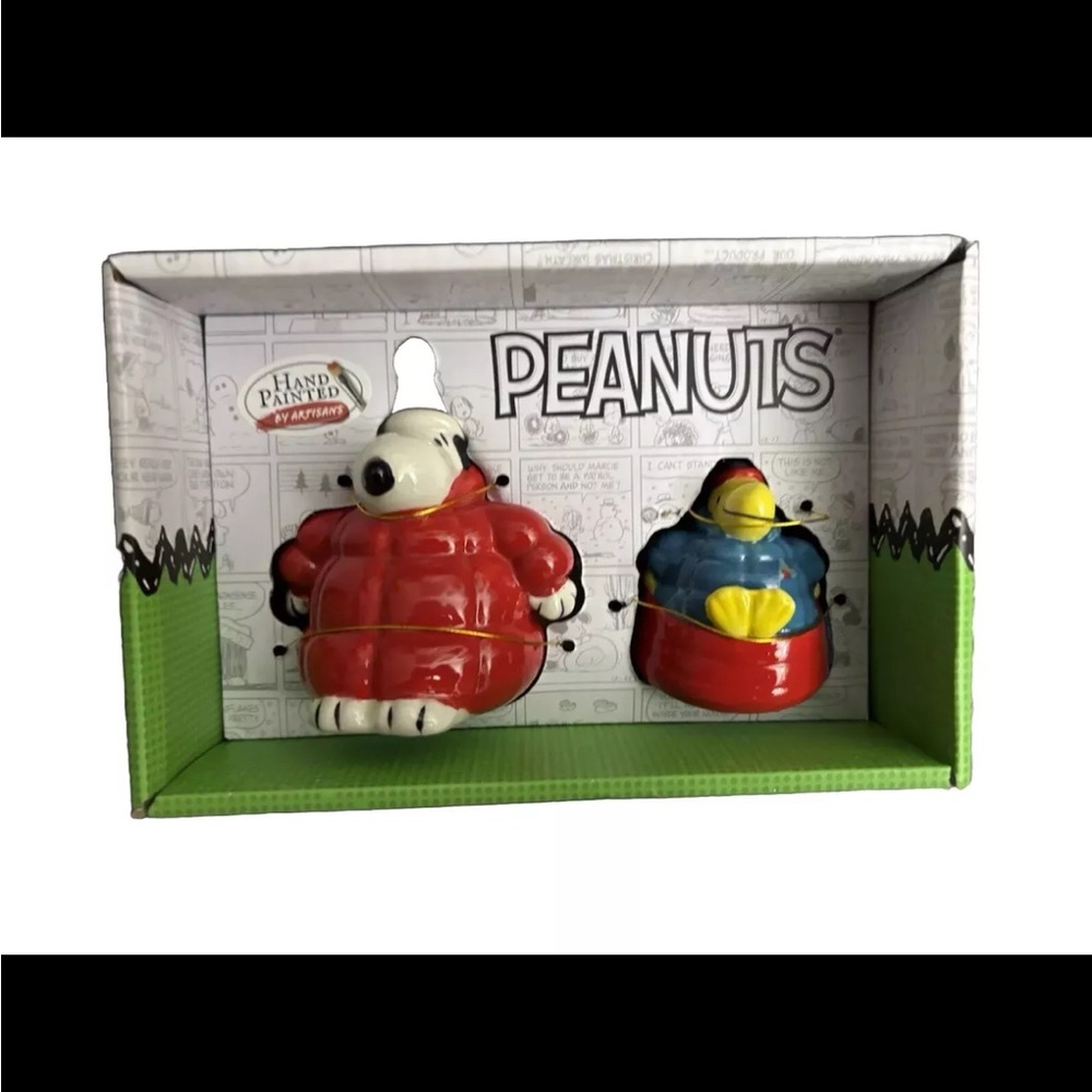 NEW Peanuts Snoopy Puffer Jacket Woodstock Salt & Pepper Shakers Christmas